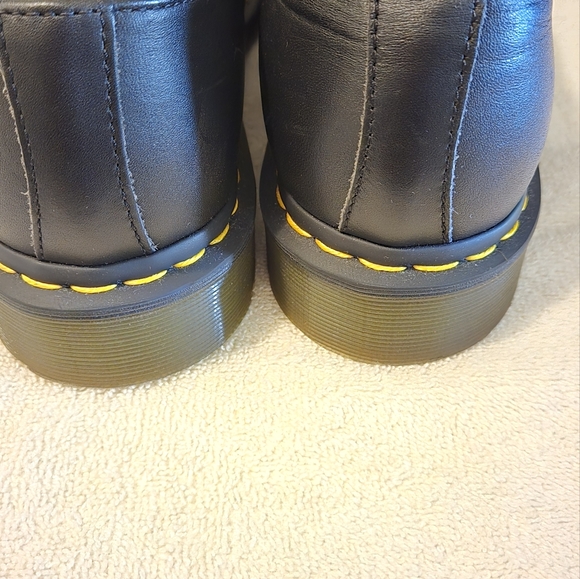 Dr. Martens Men's Black Leather Shoes - Picture 11 of 11